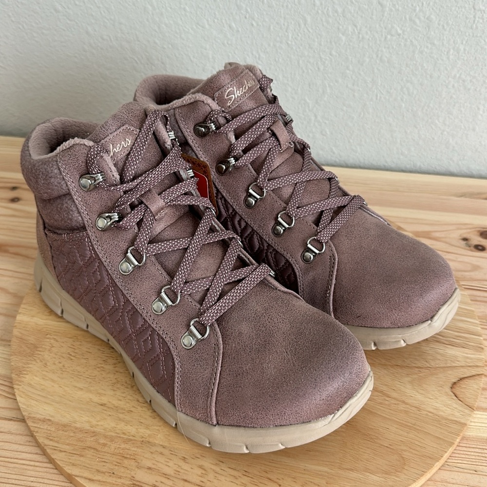 Skechers Women's  Winter Boots - Picture 2 of 8
